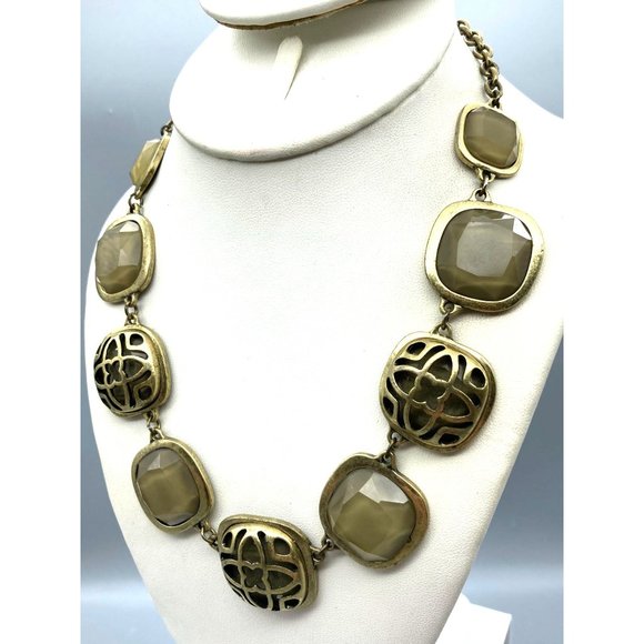 Vintage Jewel Kade Lotus Necklace, Gold Tone and Chic Green Bib - Picture 3 of 4